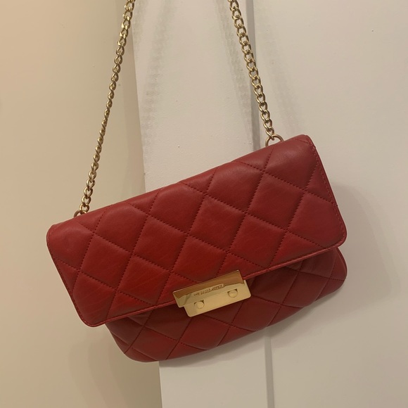 Michael Kors shoulder purse. Red, barely used. - Picture 2 of 3